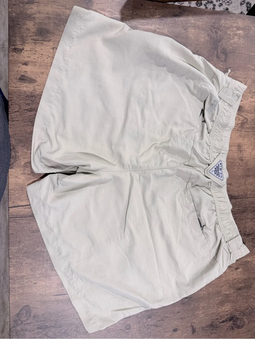 Light Khaki Cargo Shorts with Front Pockets